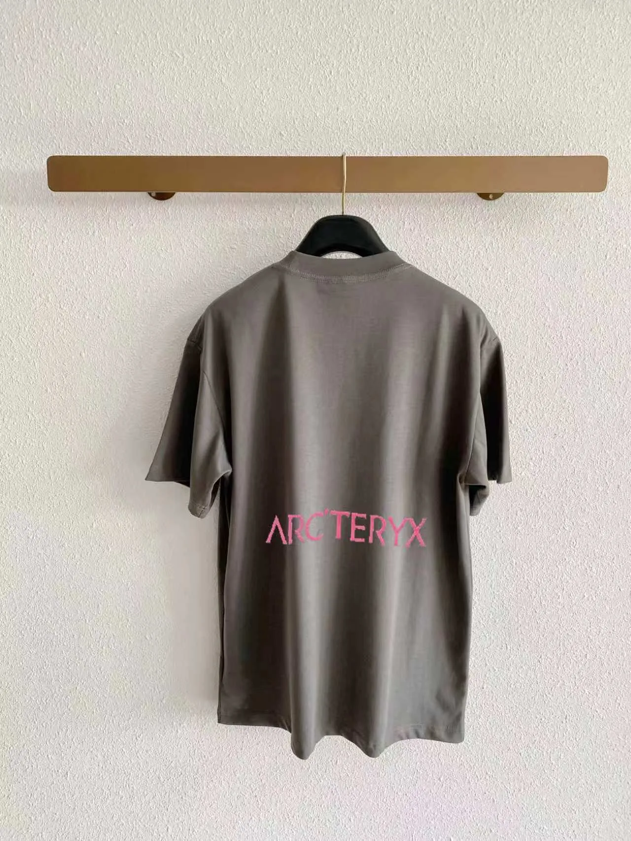 Arc’ter/ logo New Arrival ， ， ， ， T Same Style。 :Black White Blue Gray Size:S（90-130 ） M（125-140 ） L（135-160 ） XL（160-180 ） XXL（180 ）